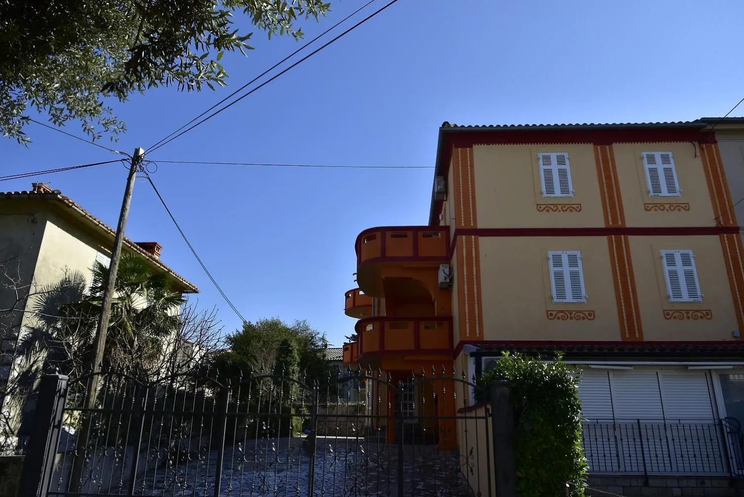 Apartments Ivka location
